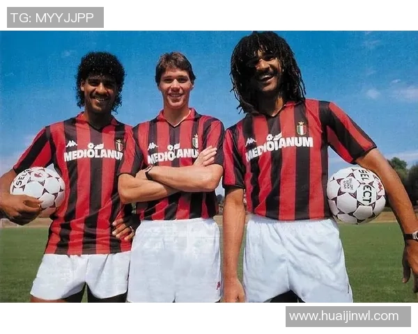 童年时光与球星合影 足球梦启航的珍贵瞬间